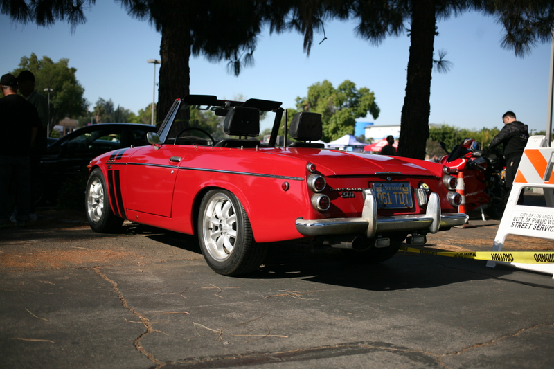 Illustration for article titled Supercar Sunday. Here are pictures.